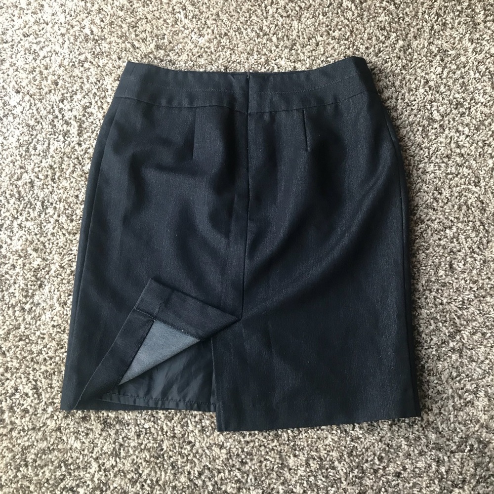 Navy pencil skirt - Picture 3 of 3